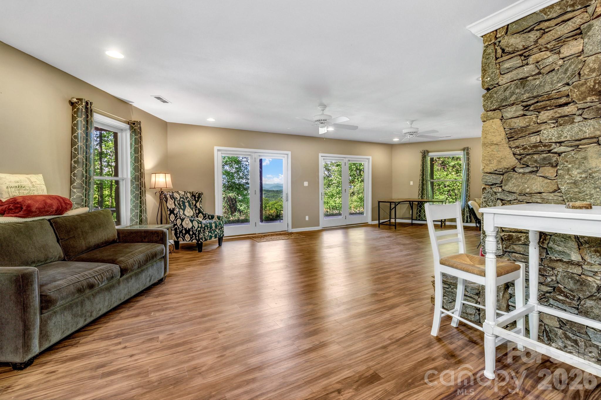 125 Winding Ridge Road — Fairview
