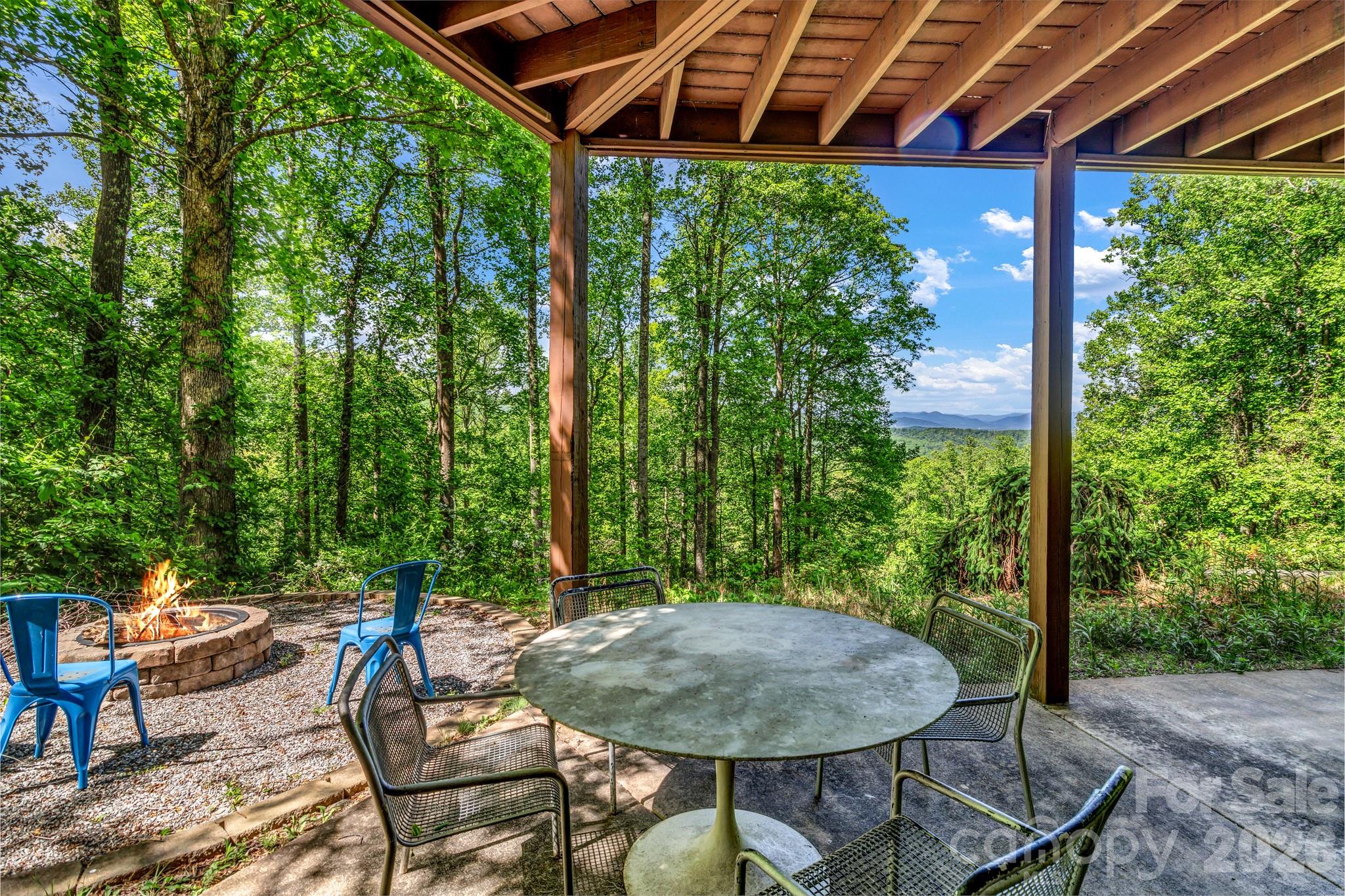 125 Winding Ridge Road — Fairview
