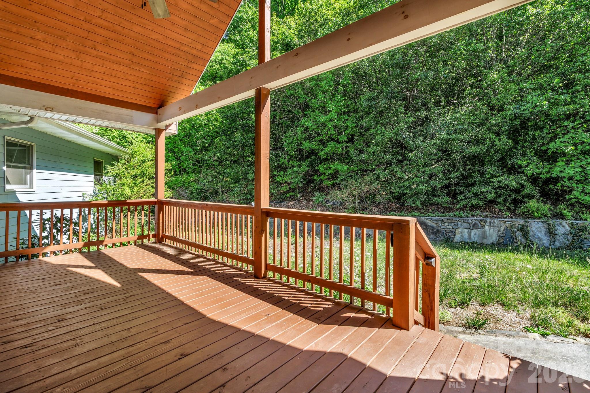 125 Winding Ridge Road — Fairview