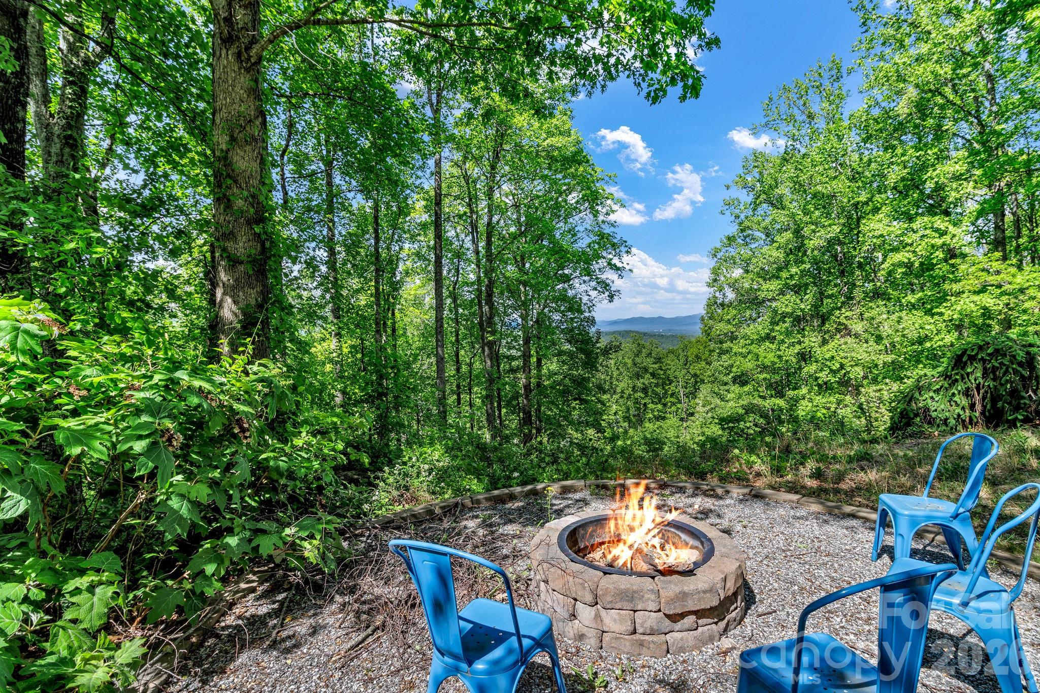 125 Winding Ridge Road — Fairview
