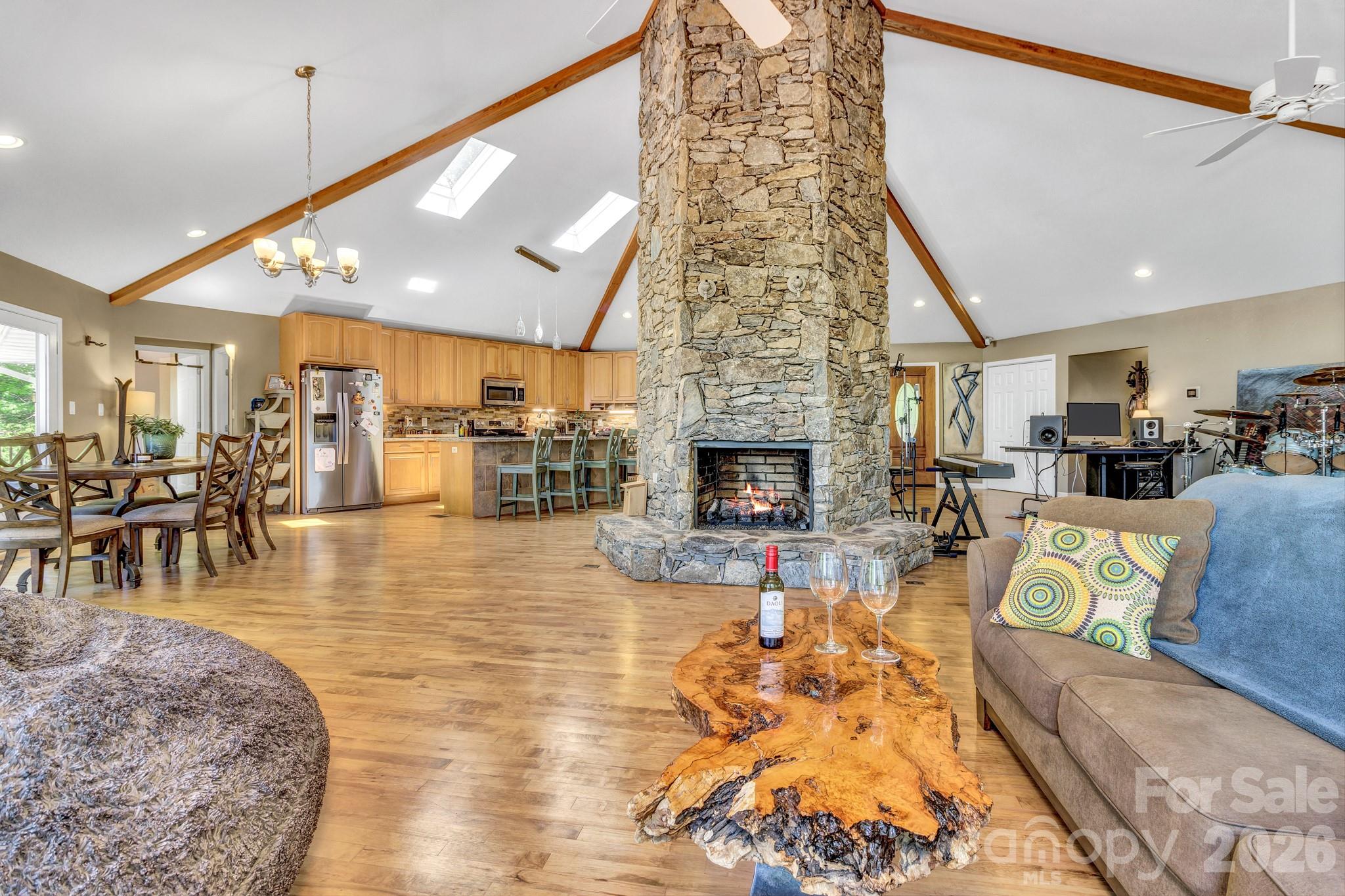 125 Winding Ridge Road — Fairview