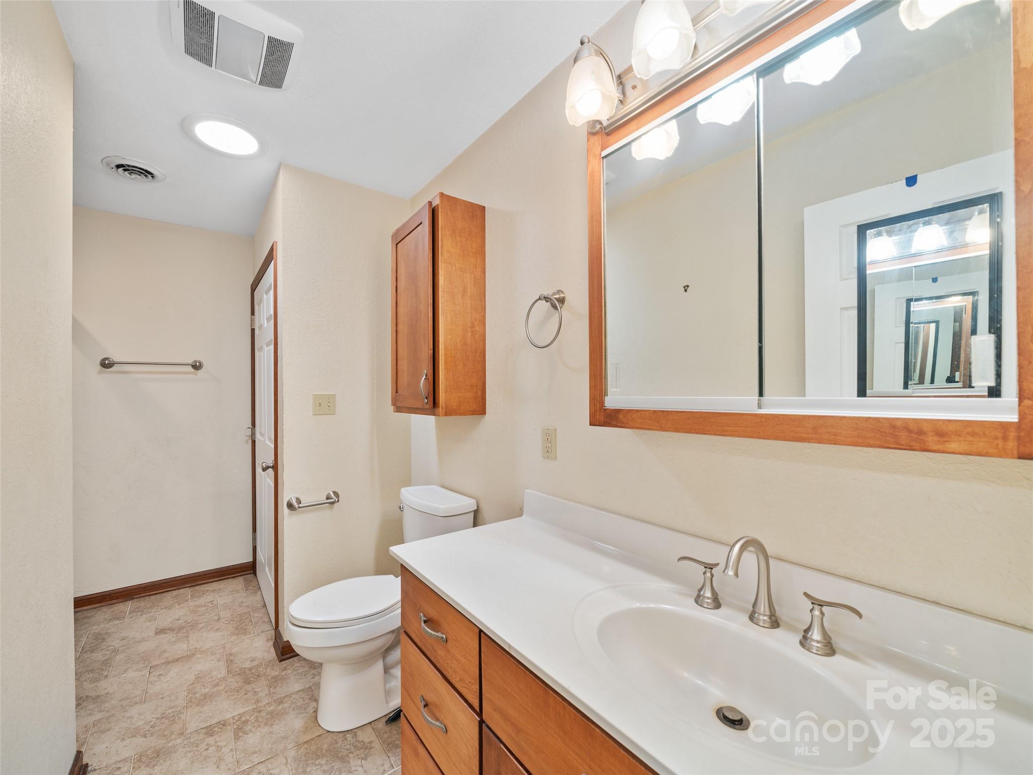 158 Dover Lane — Spruce Pine