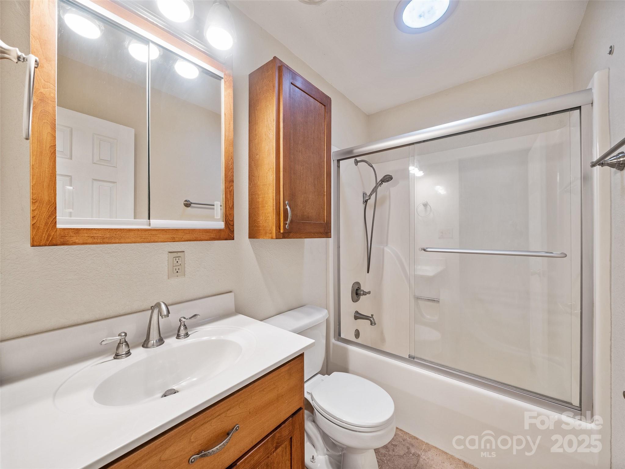 158 Dover Lane — Spruce Pine
