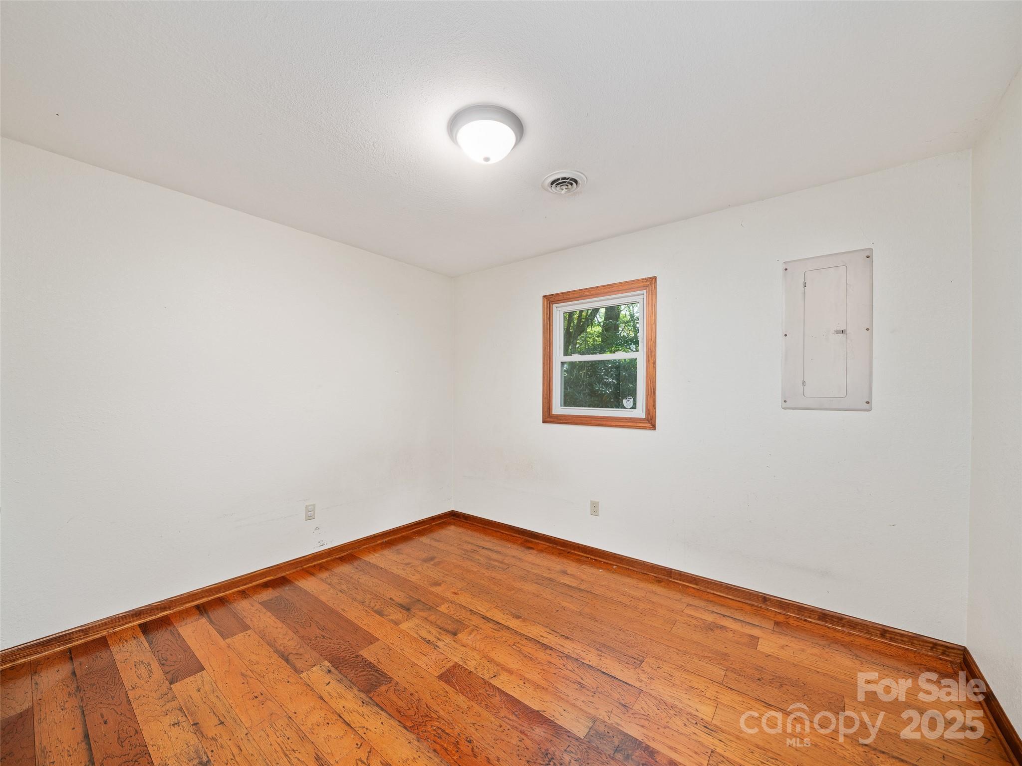 158 Dover Lane — Spruce Pine