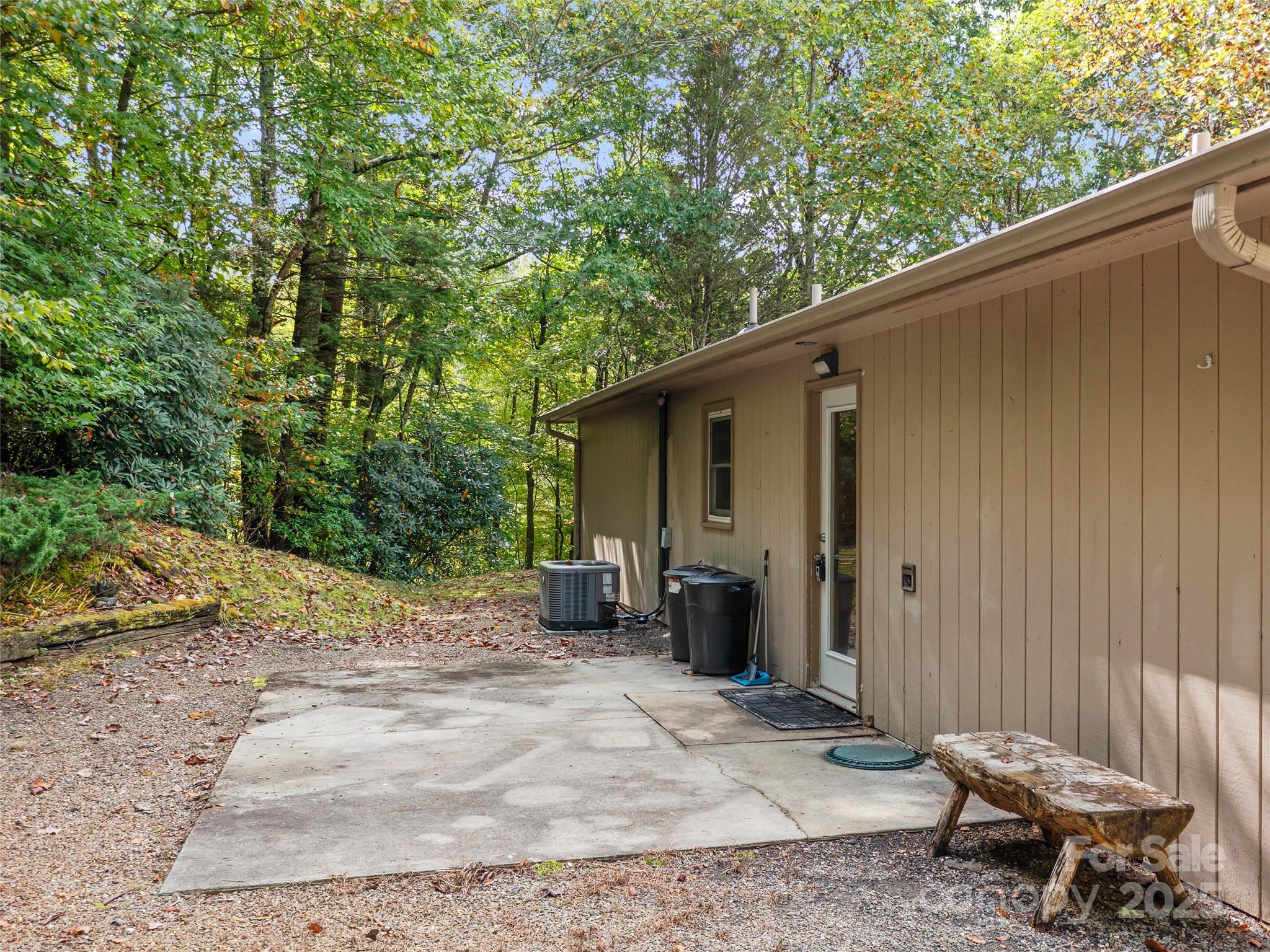158 Dover Lane — Spruce Pine