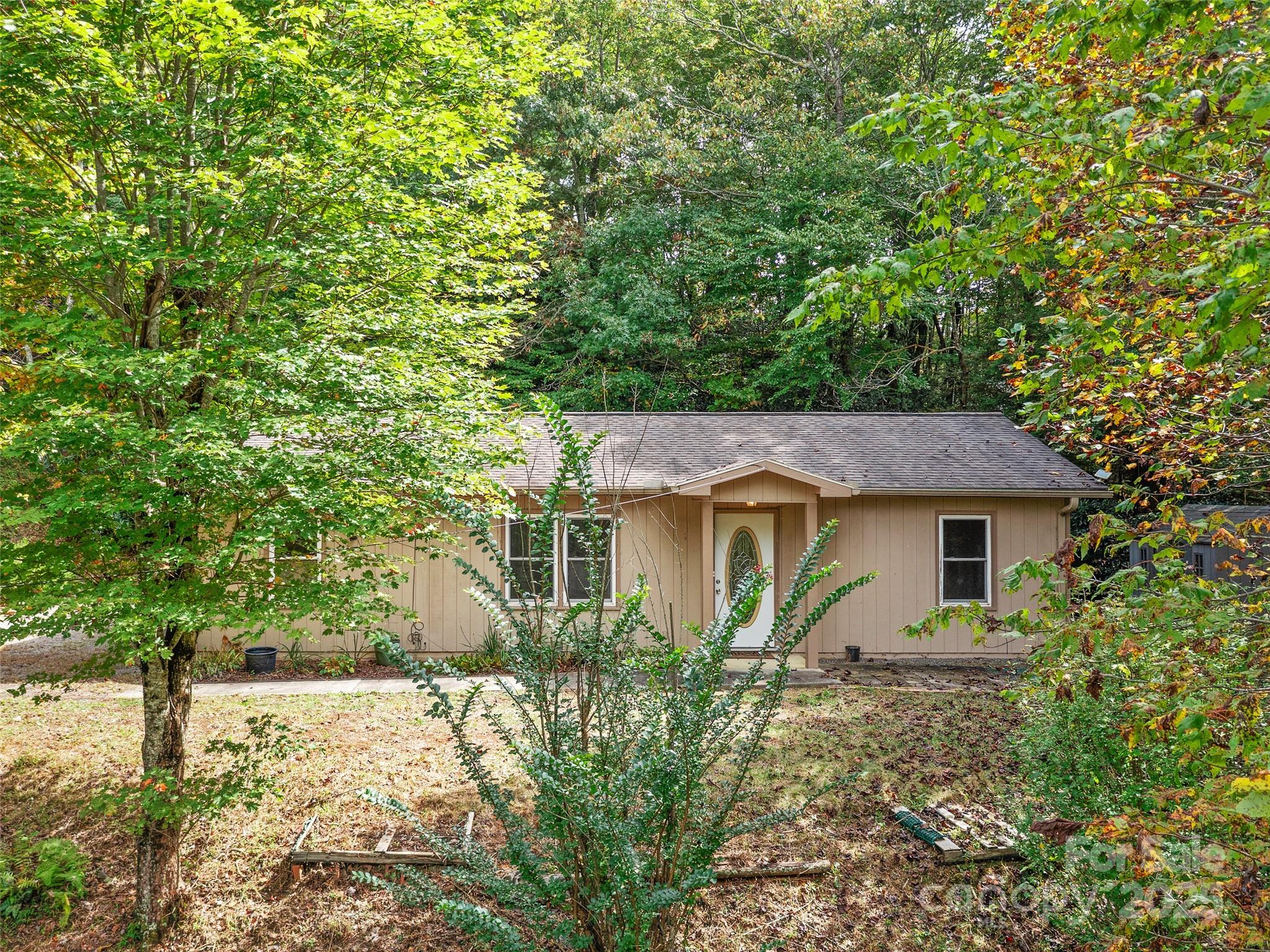158 Dover Lane — Spruce Pine