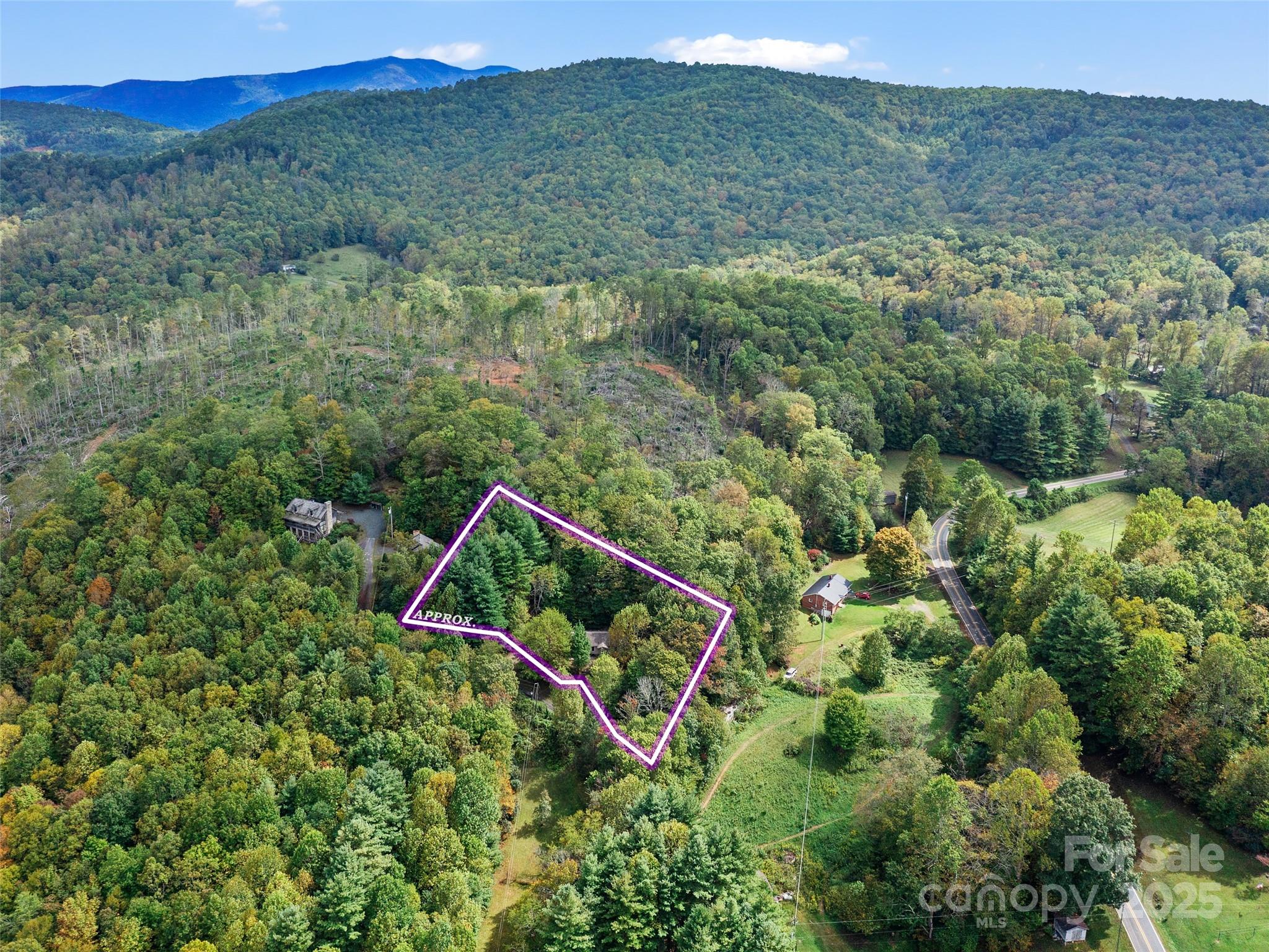 158 Dover Lane — Spruce Pine