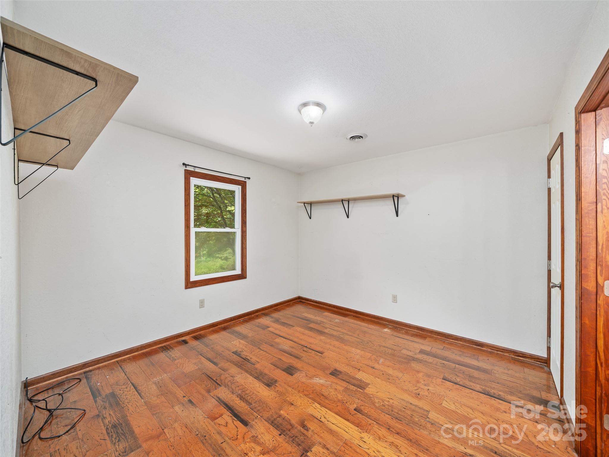 158 Dover Lane — Spruce Pine