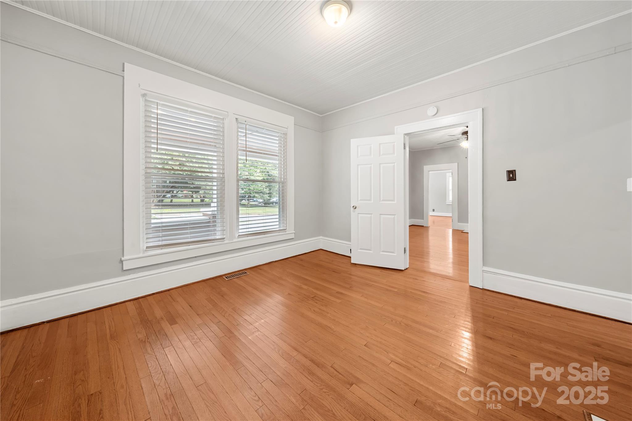 215 W D Street — Newton