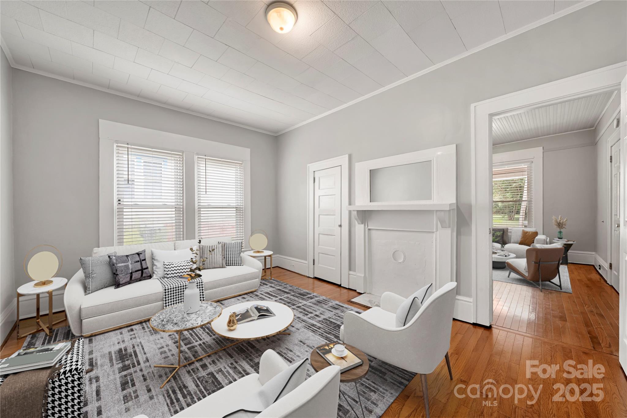 215 W D Street — Newton
