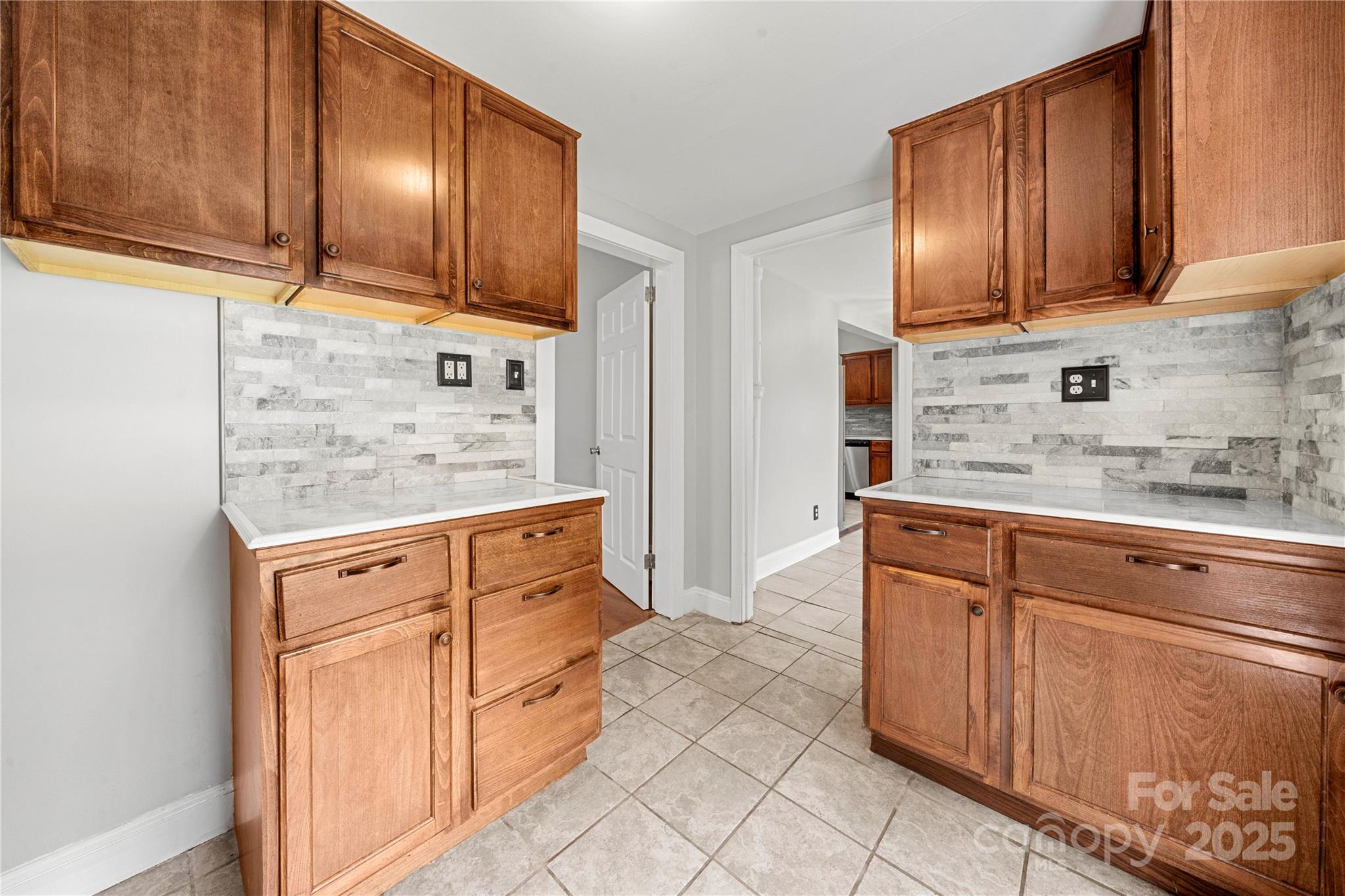 215 W D Street — Newton