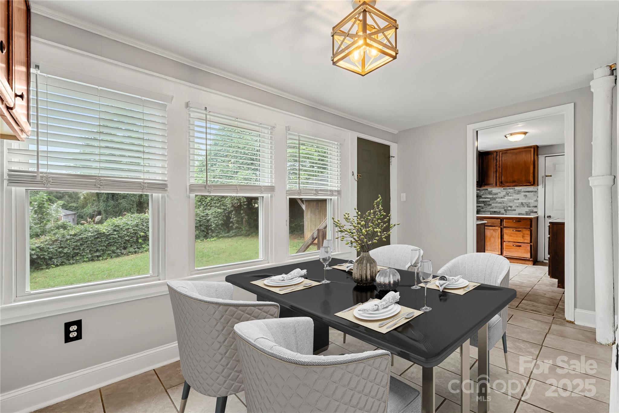 215 W D Street — Newton