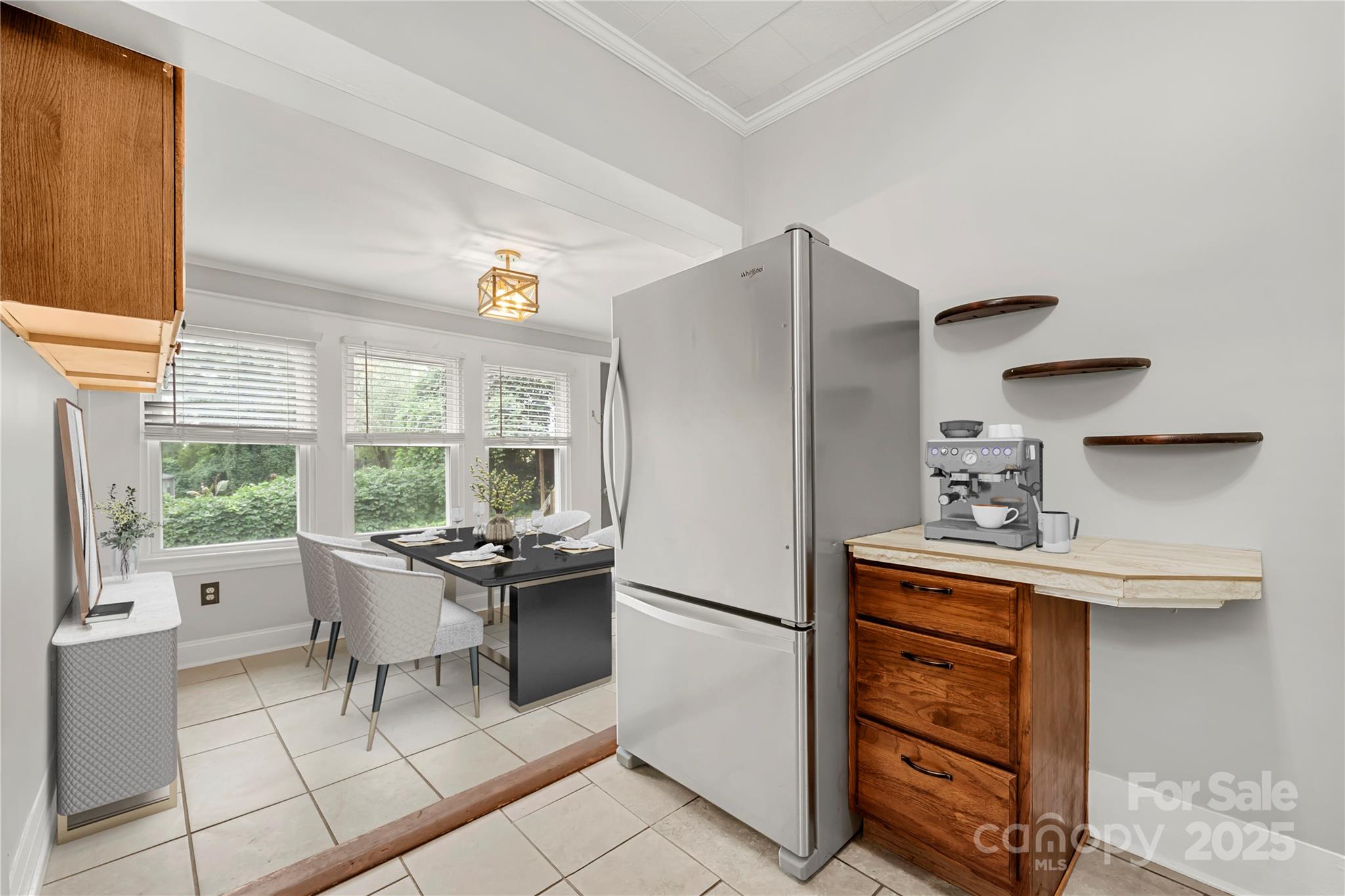 215 W D Street — Newton