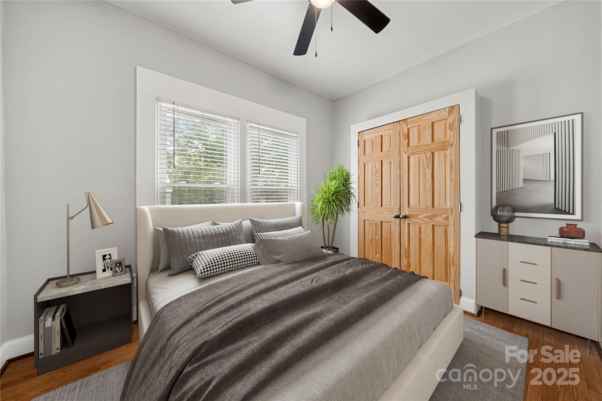 215 W D Street — Newton
