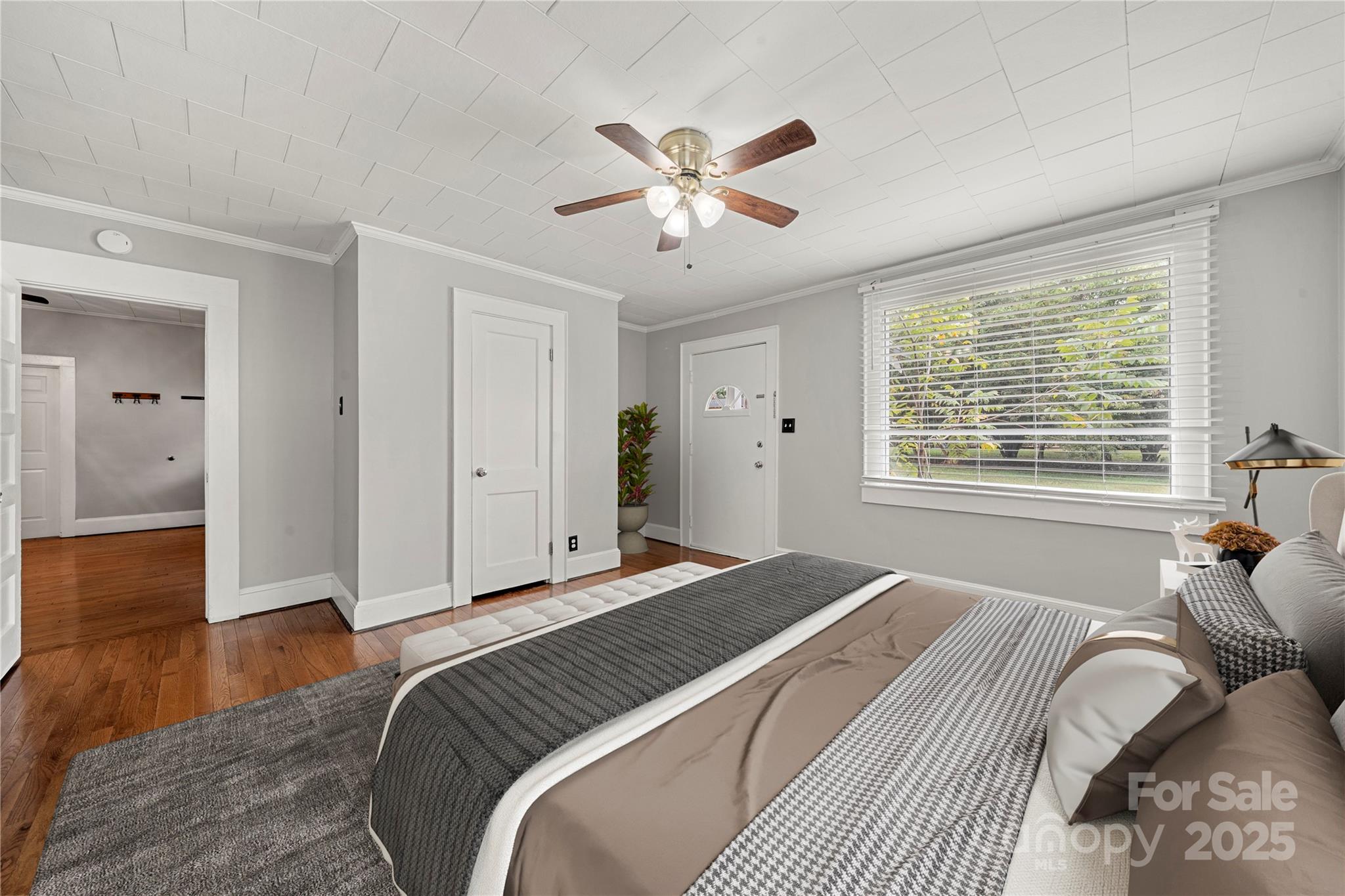 215 W D Street — Newton