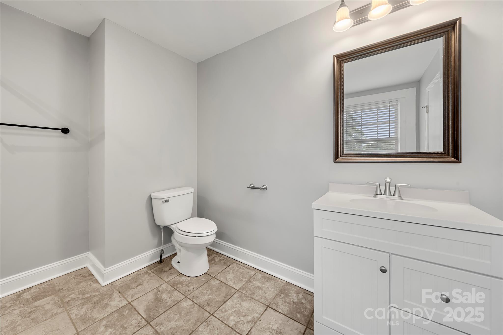215 W D Street — Newton