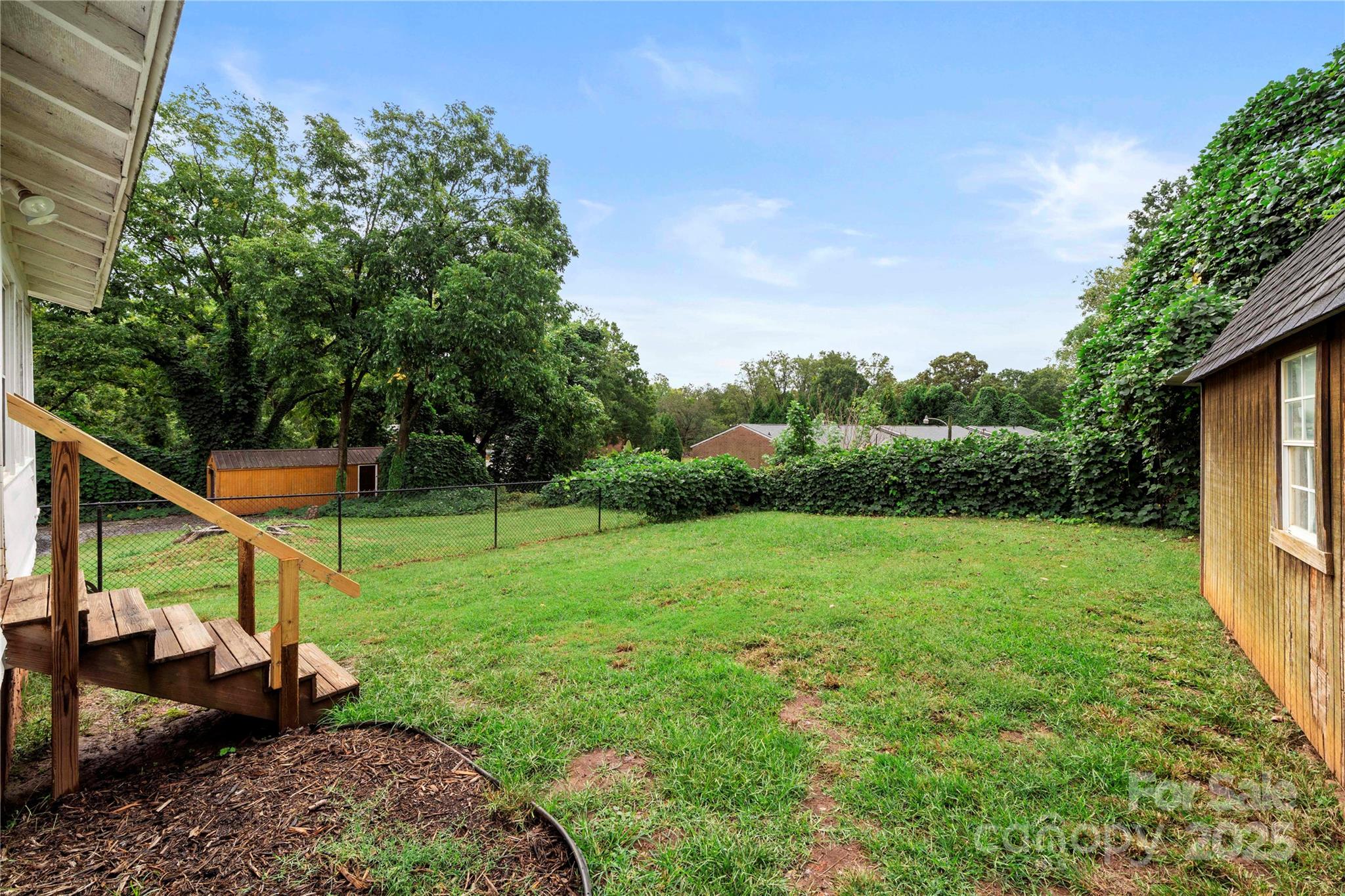 215 W D Street — Newton