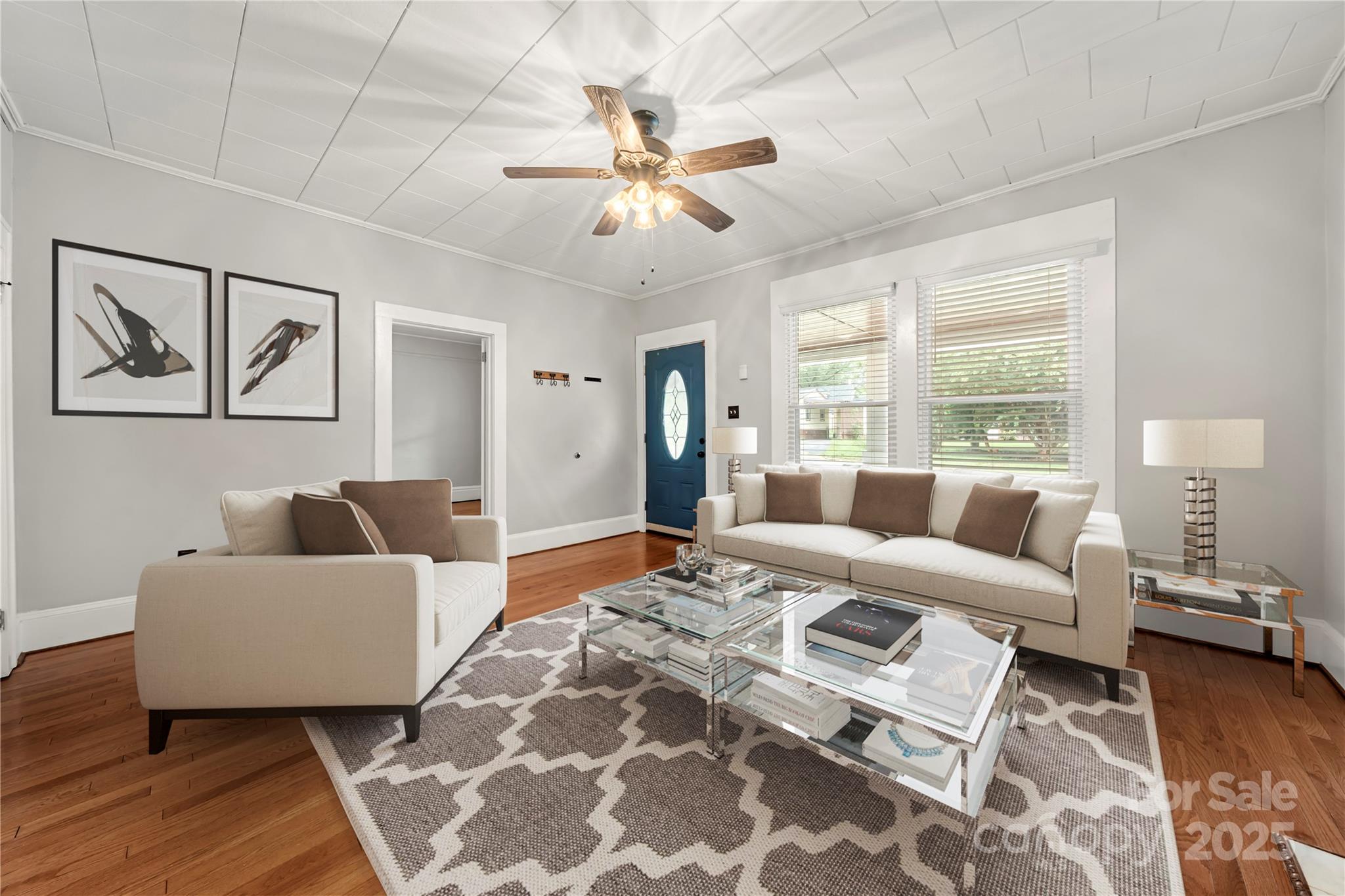 215 W D Street — Newton