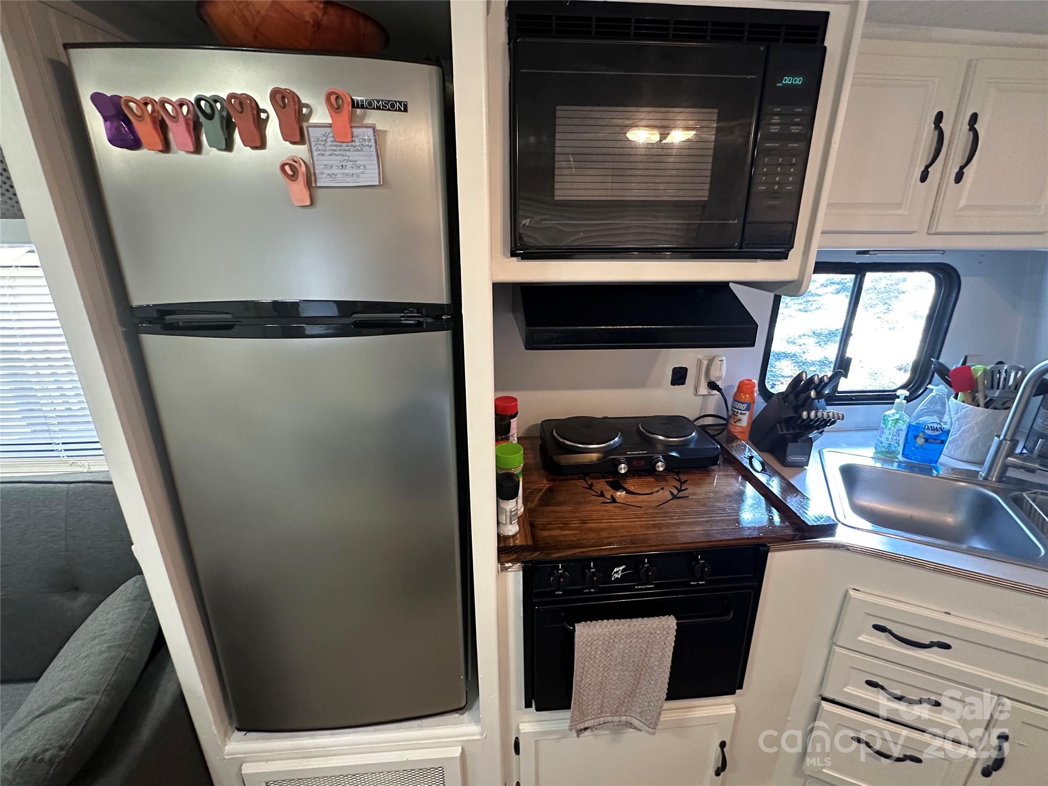 110 Meadowview Circle — New London