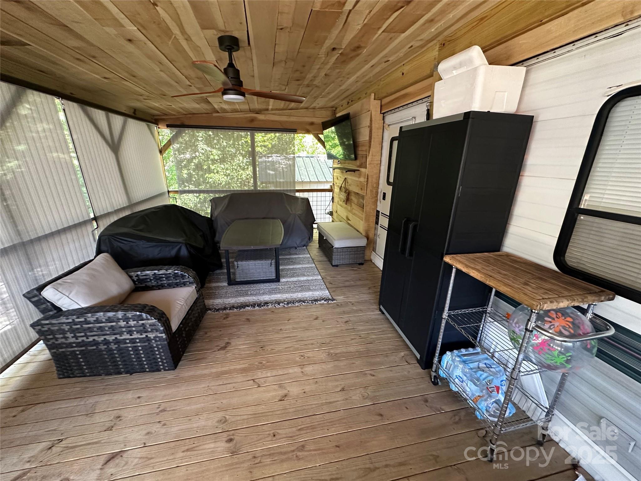 110 Meadowview Circle — New London