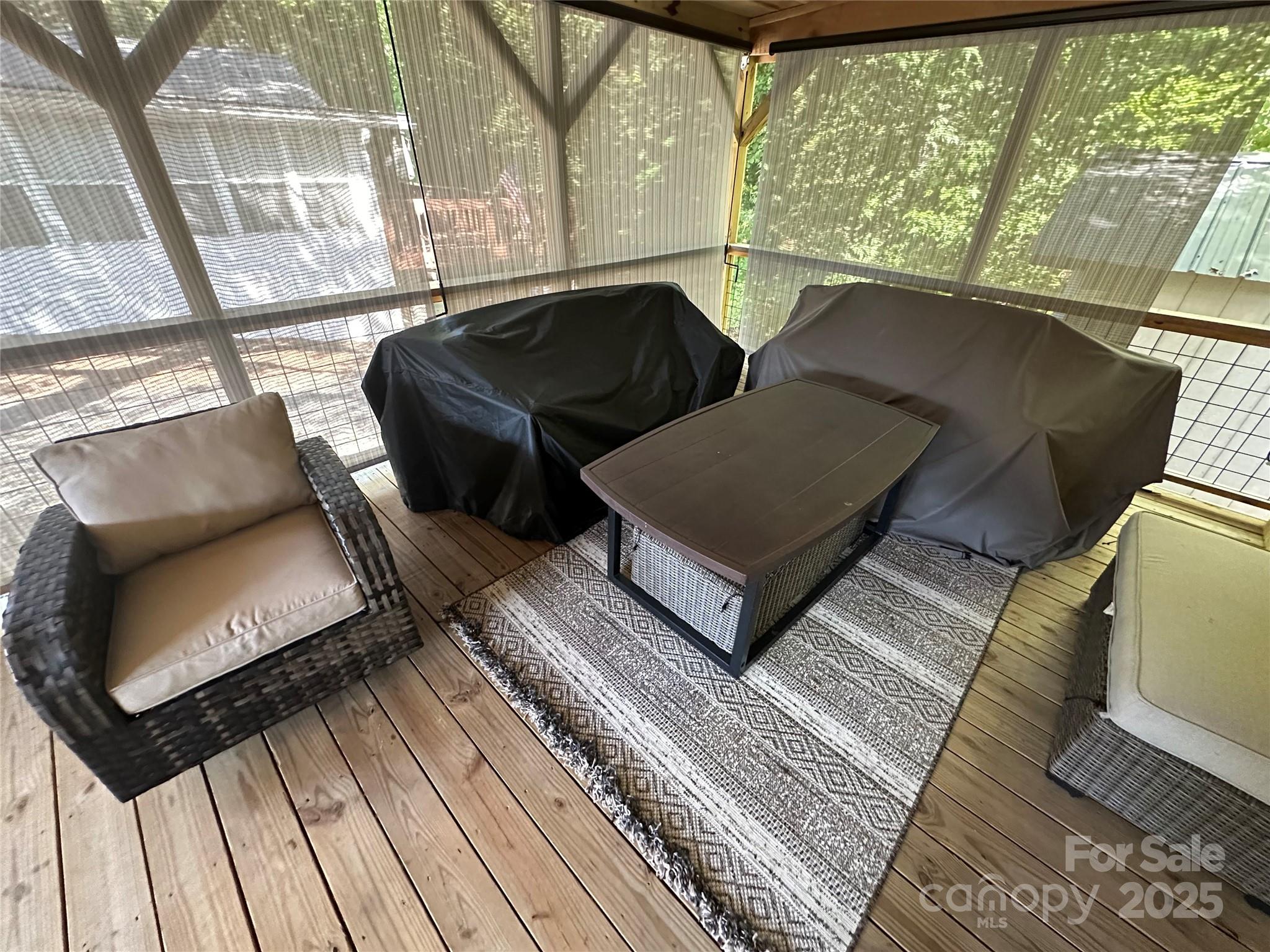 110 Meadowview Circle — New London