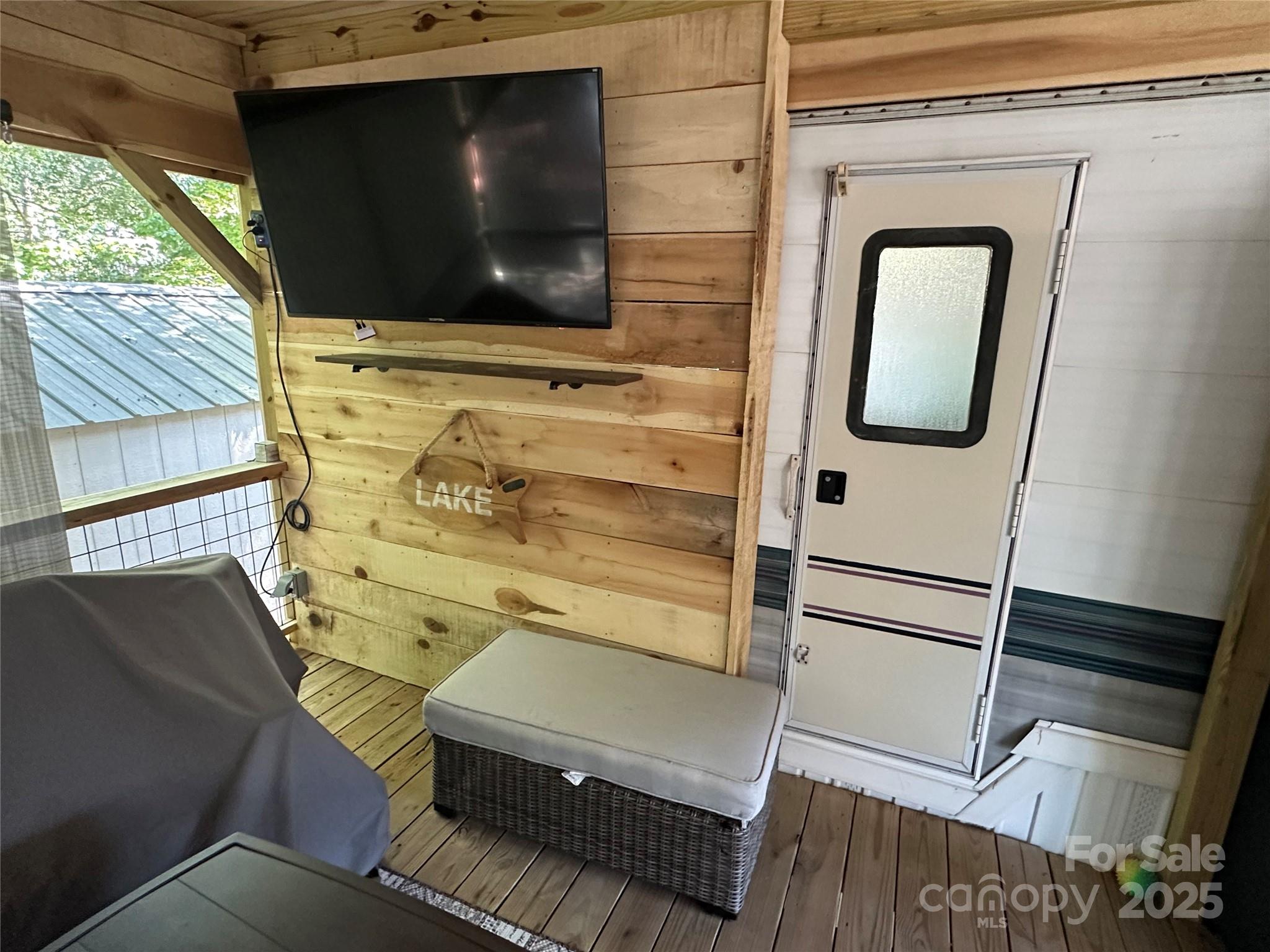 110 Meadowview Circle — New London