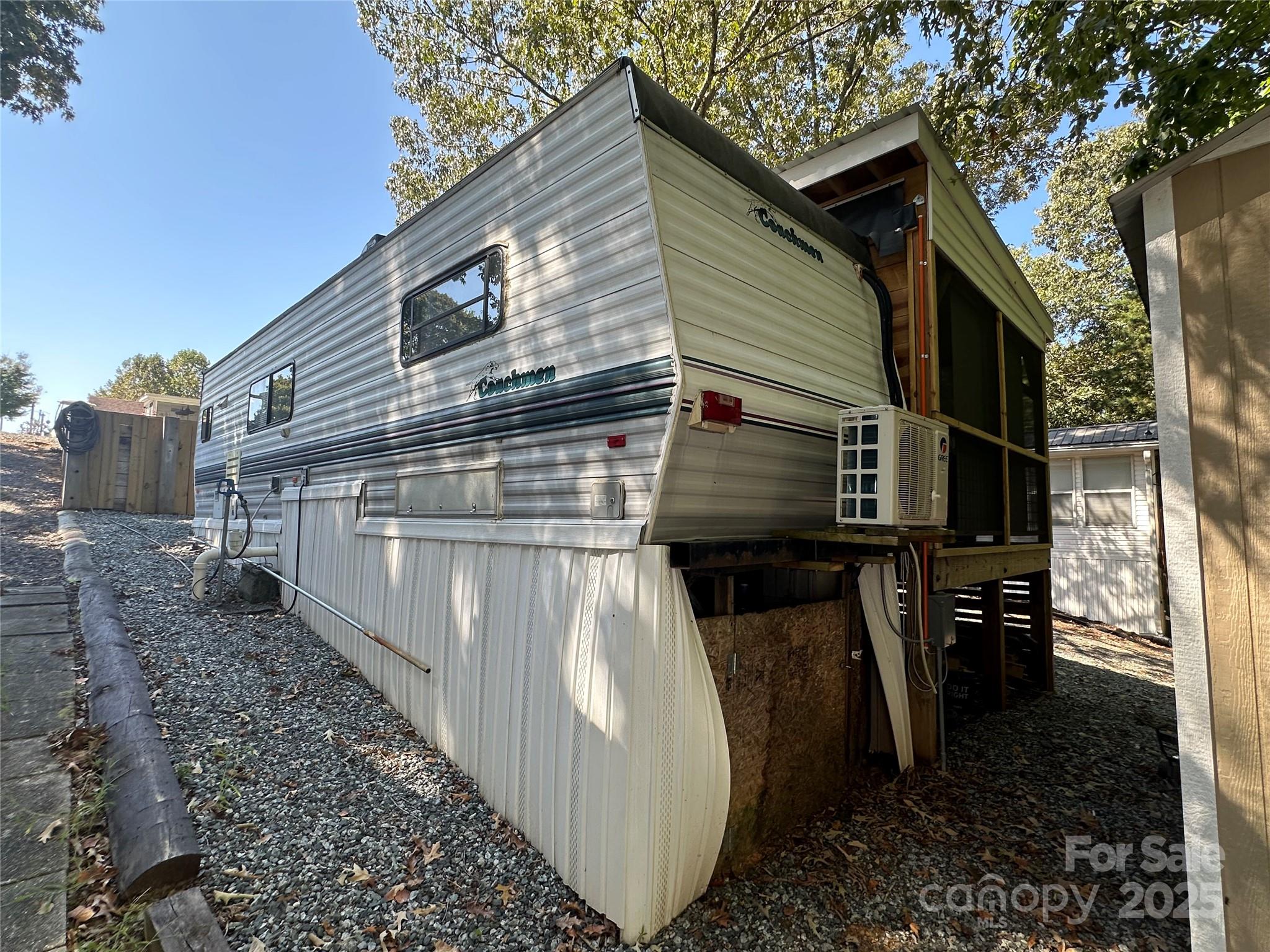 110 Meadowview Circle — New London