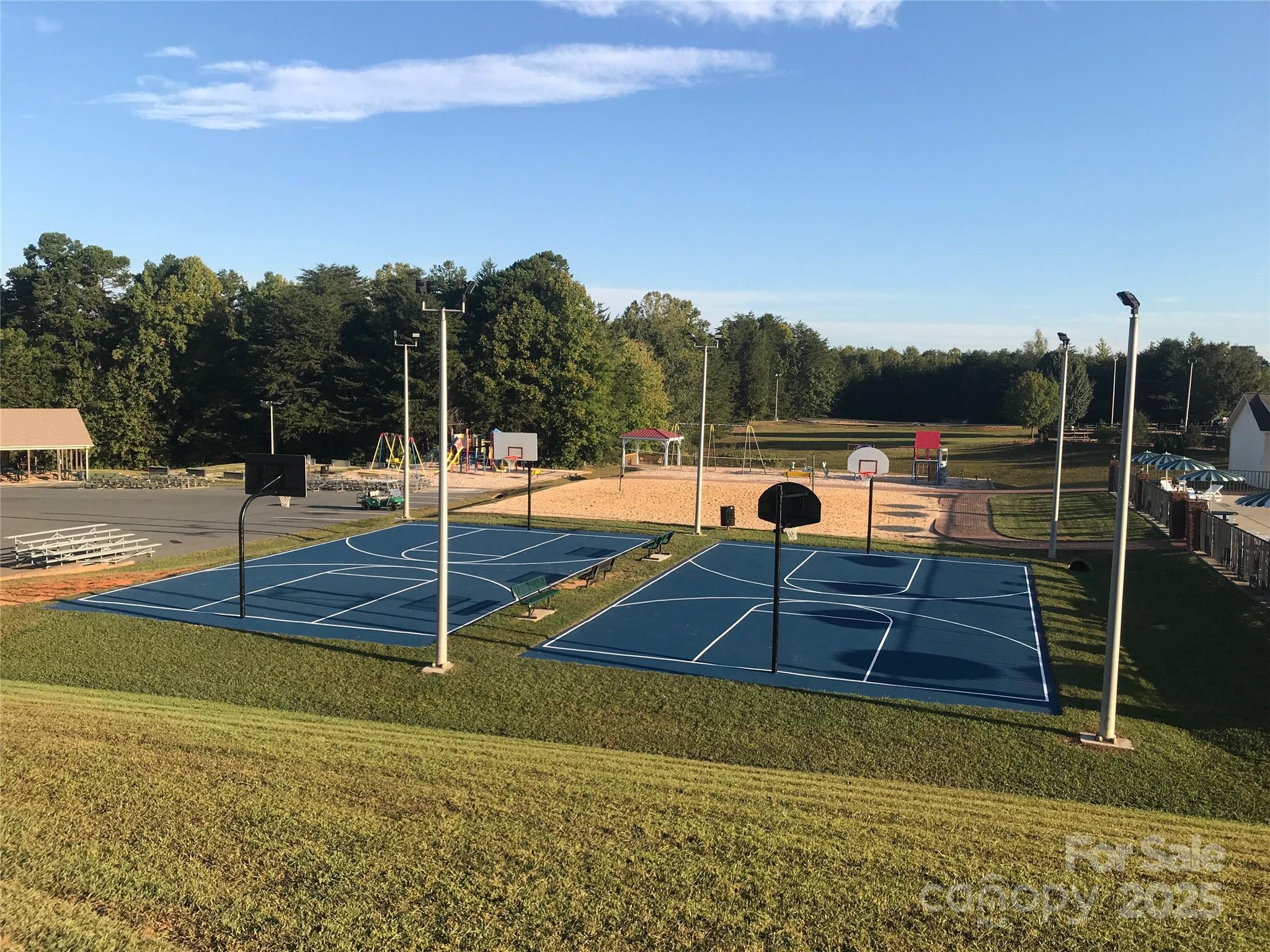 110 Meadowview Circle — New London