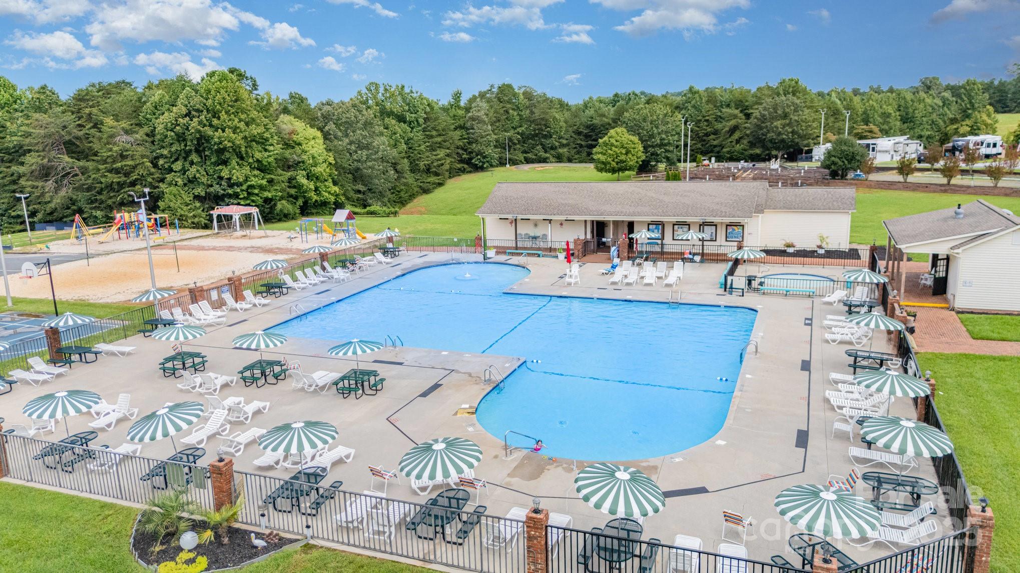 110 Meadowview Circle — New London