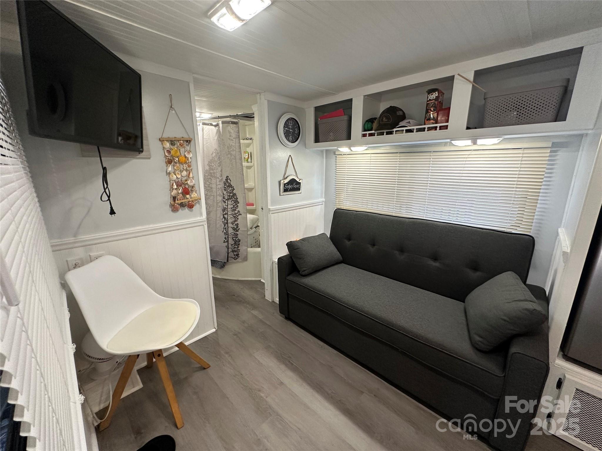 110 Meadowview Circle — New London