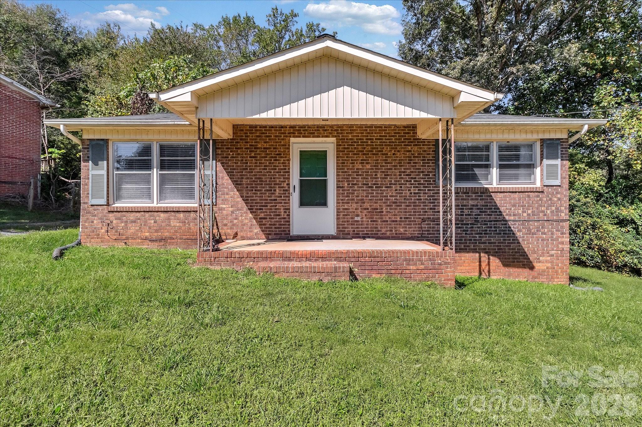 607 Waylen Street — Shelby