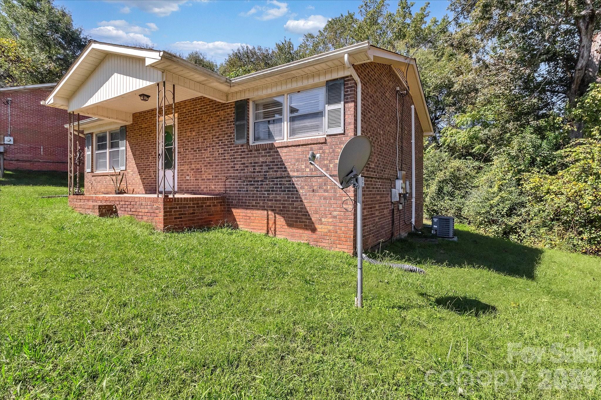607 Waylen Street — Shelby