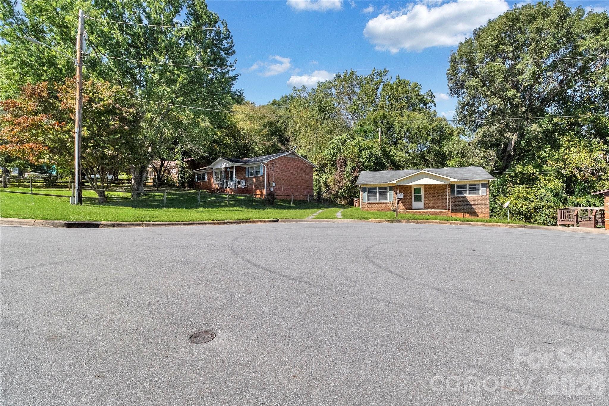 607 Waylen Street — Shelby