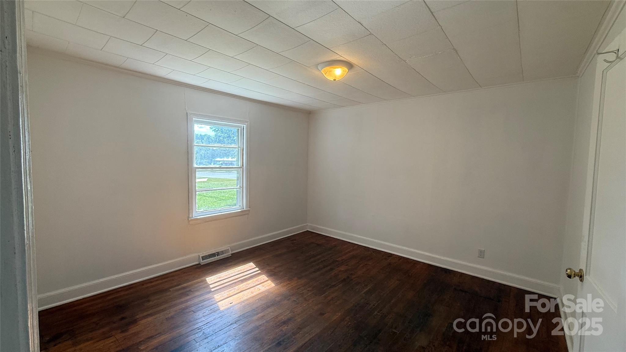 3839 W Dixon Boulevard — Shelby