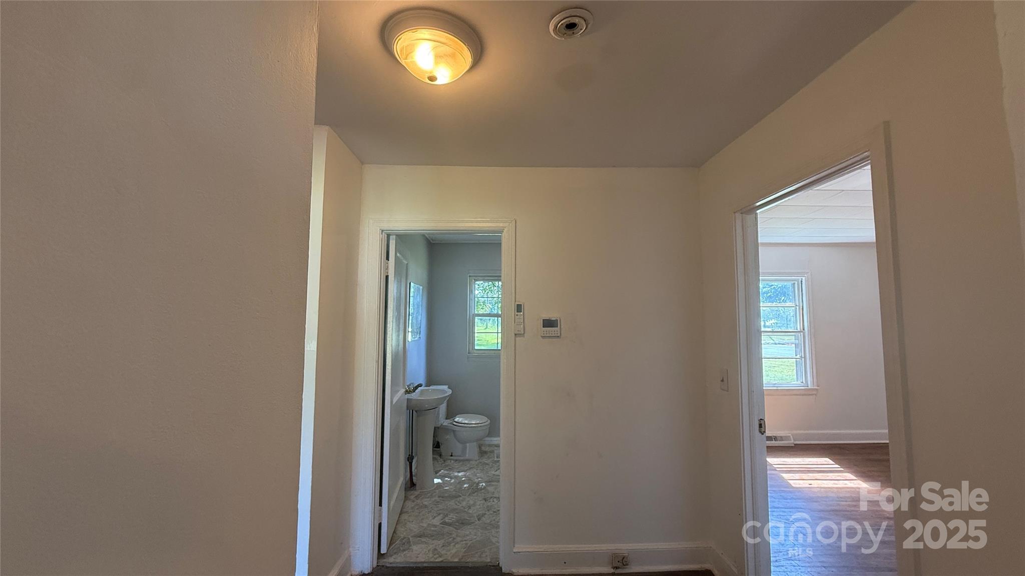 3839 W Dixon Boulevard — Shelby
