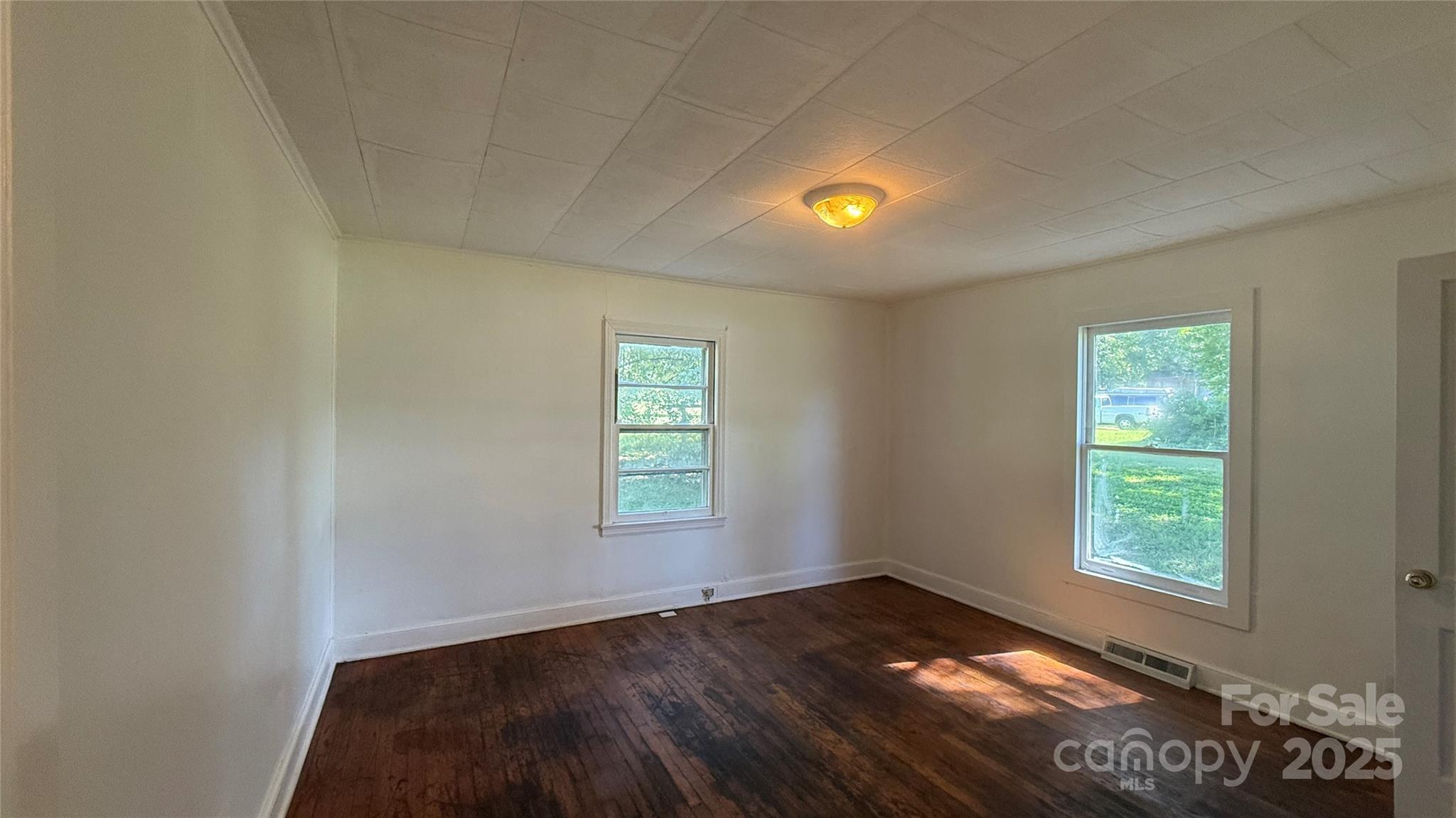 3839 W Dixon Boulevard — Shelby