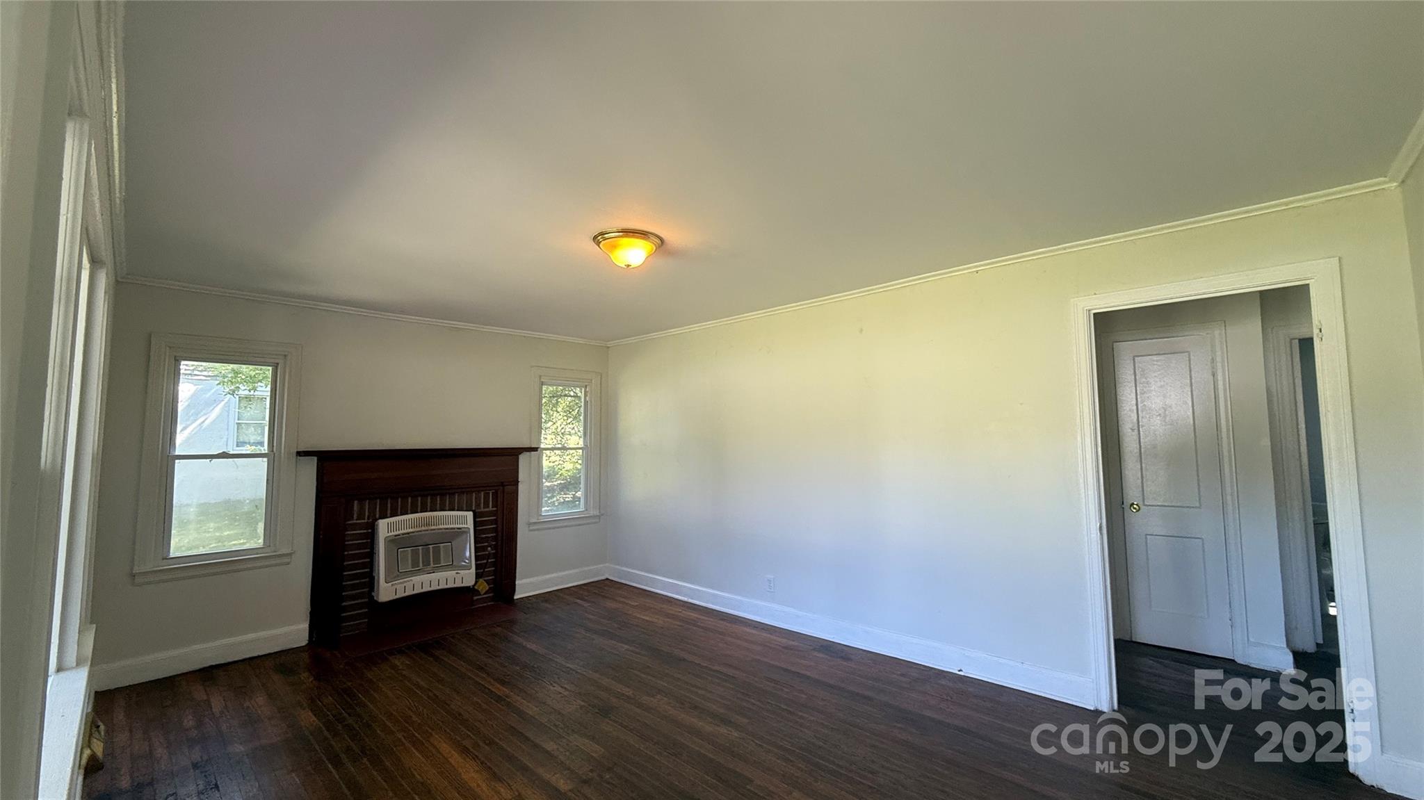 3839 W Dixon Boulevard — Shelby