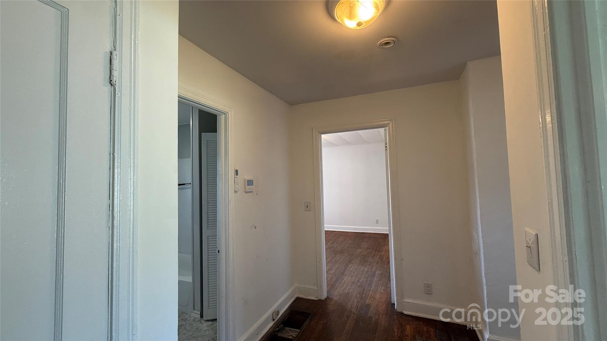 3839 W Dixon Boulevard — Shelby
