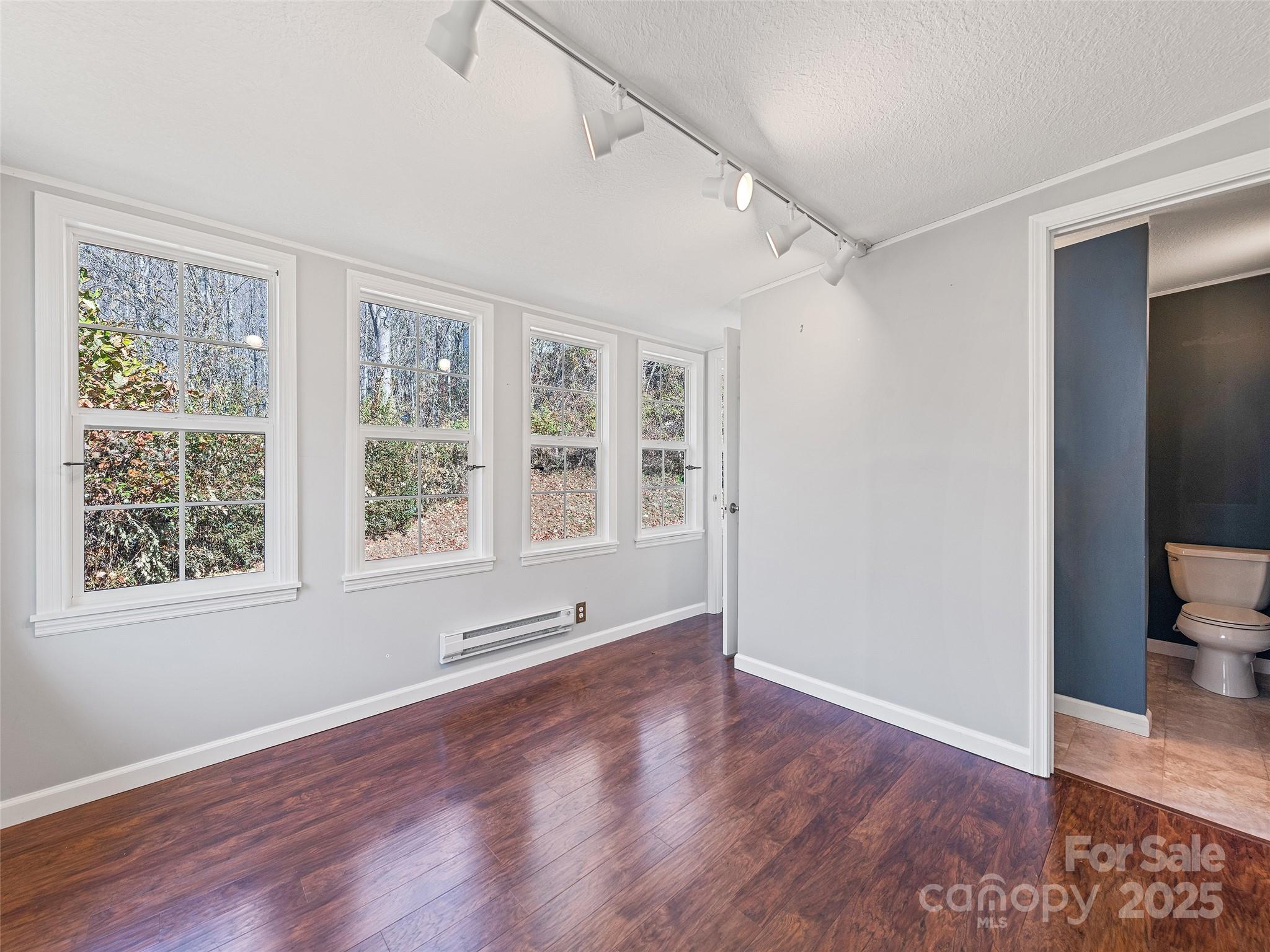 93 Merry Way — Clyde