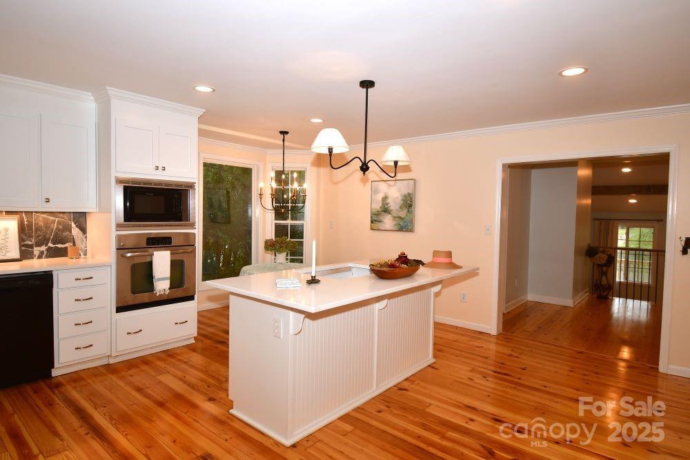 2171 John G Richards Road — Camden