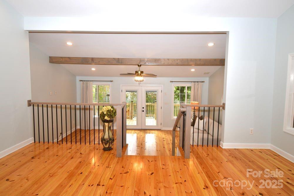 2171 John G Richards Road — Camden