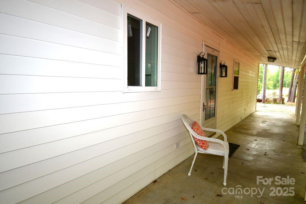 2171 John G Richards Road — Camden