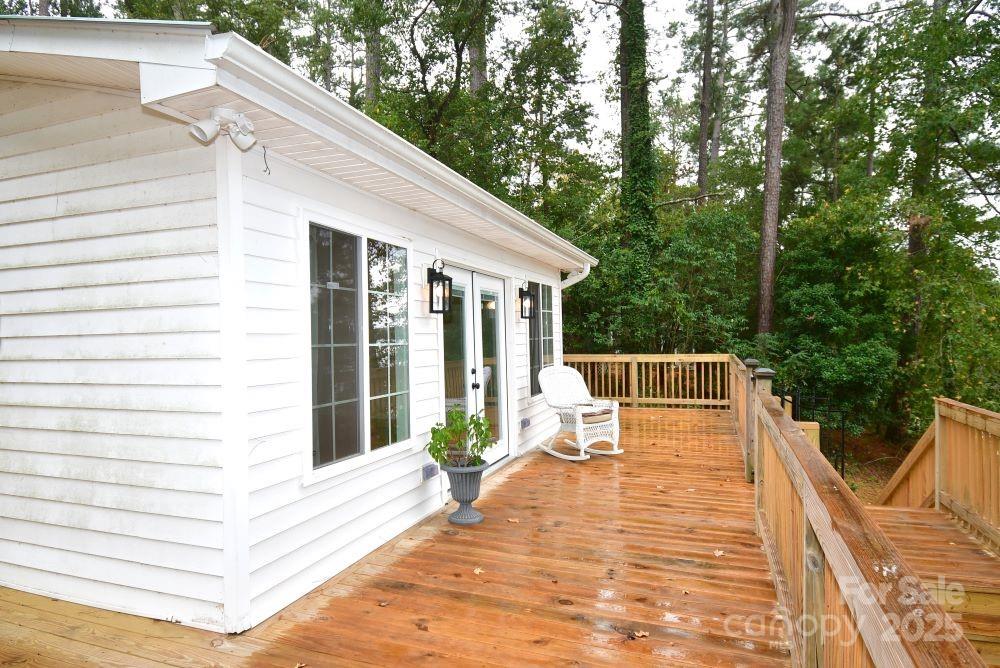 2171 John G Richards Road — Camden