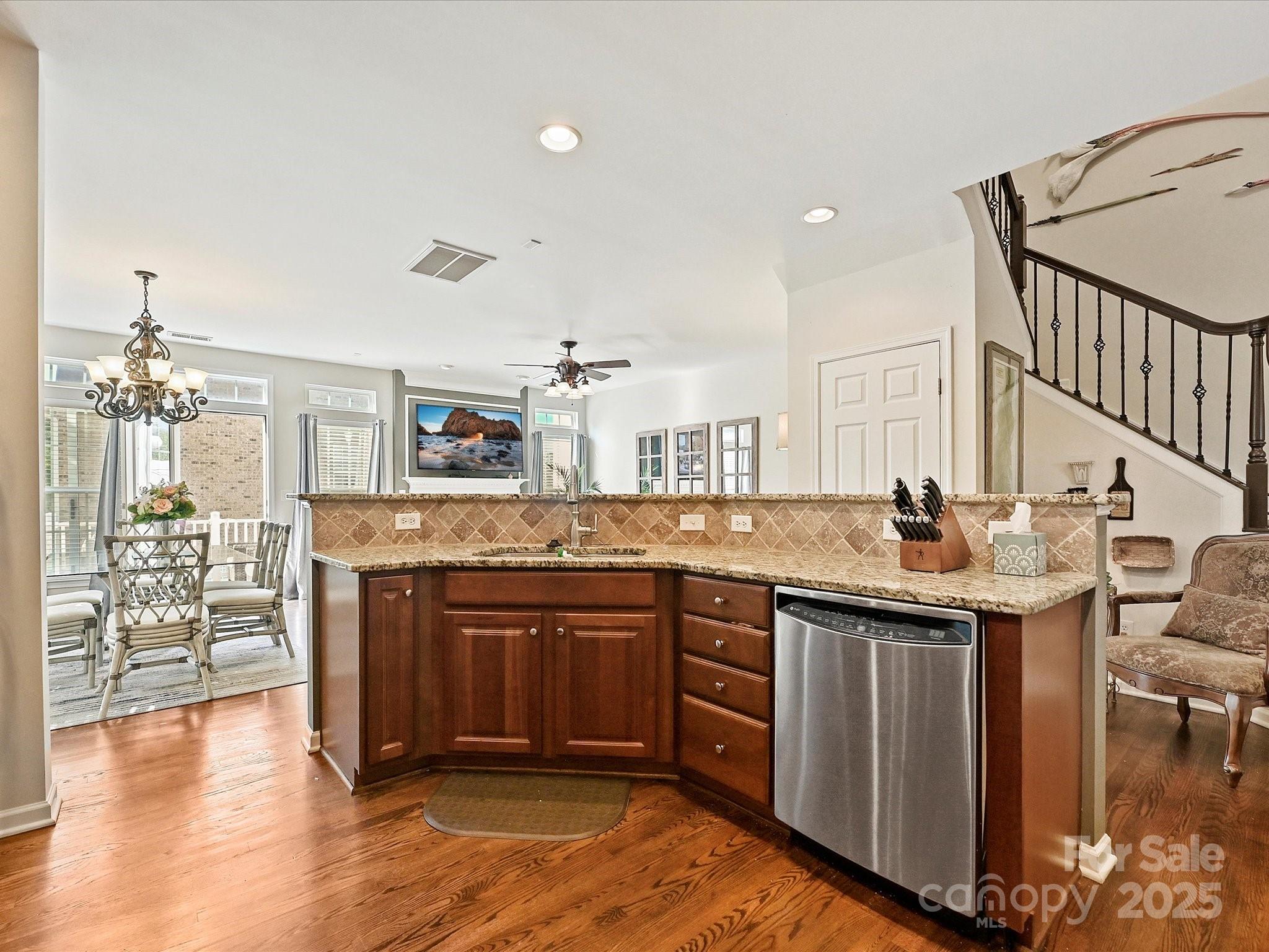 405 Armour Street — Davidson