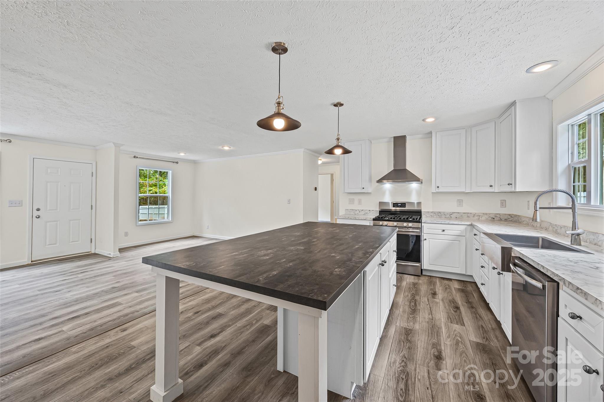 2025 Kisatchie Drive — Hickory Grove