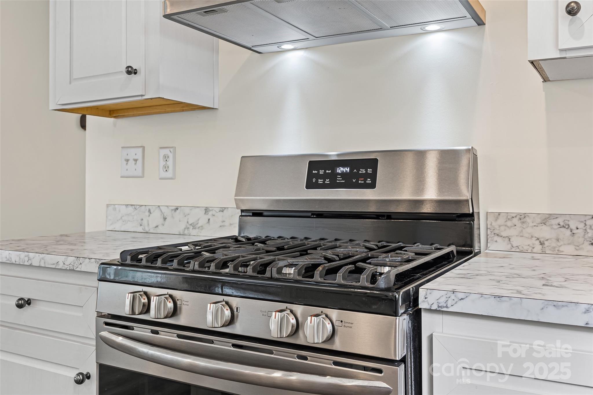 2025 Kisatchie Drive — Hickory Grove