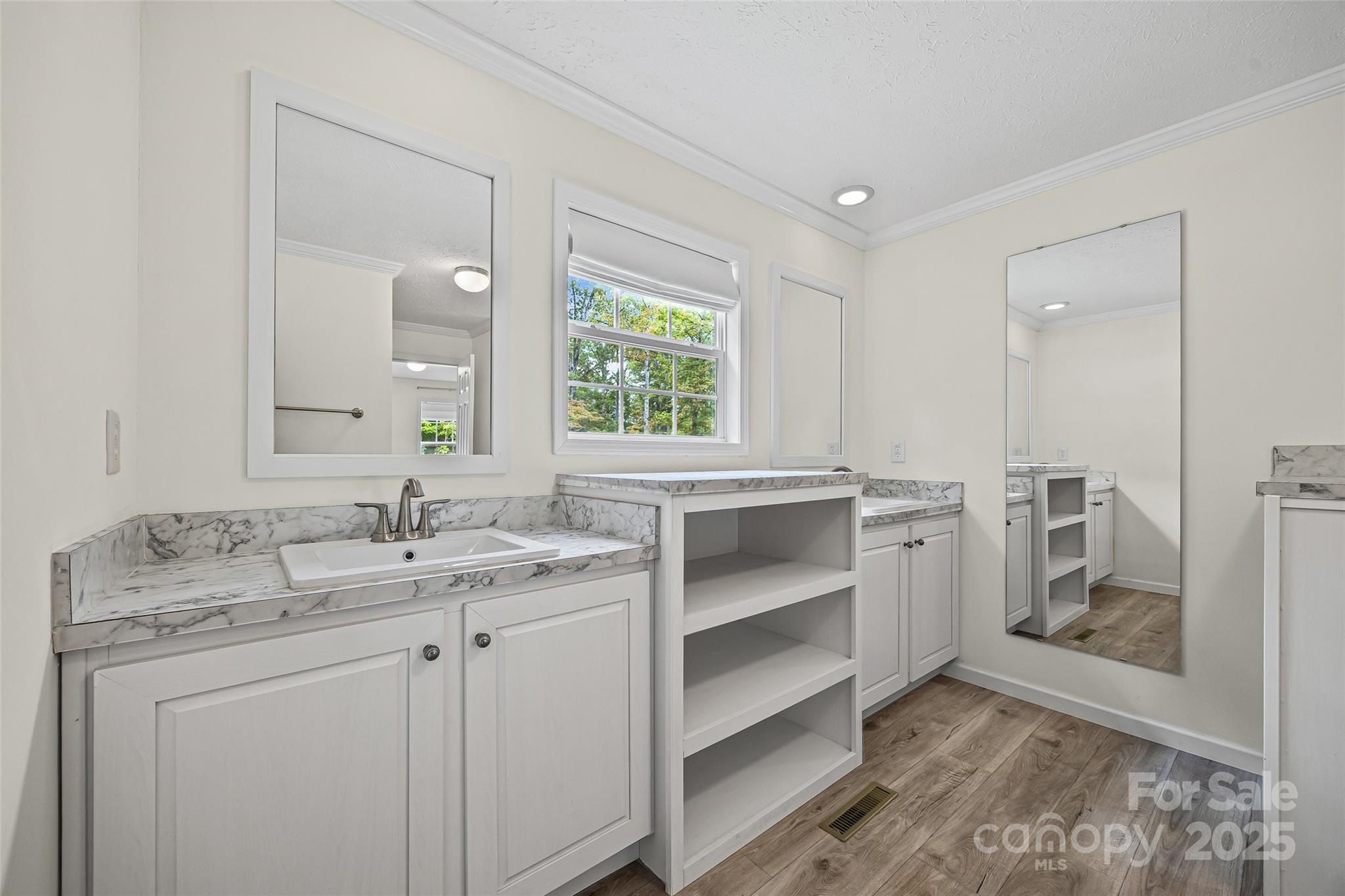 2025 Kisatchie Drive — Hickory Grove