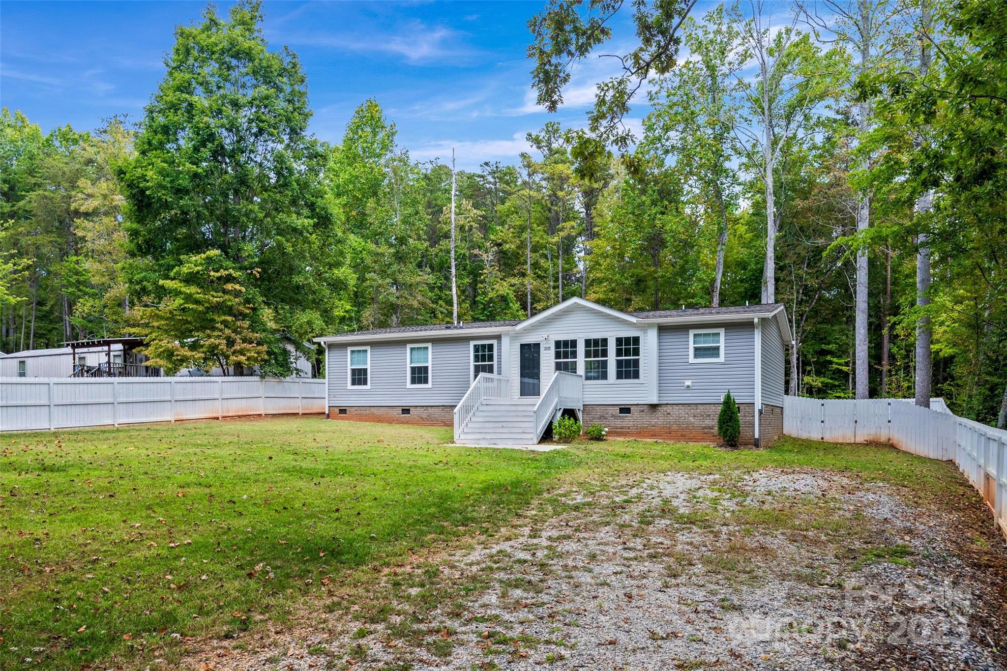 2025 Kisatchie Drive — Hickory Grove