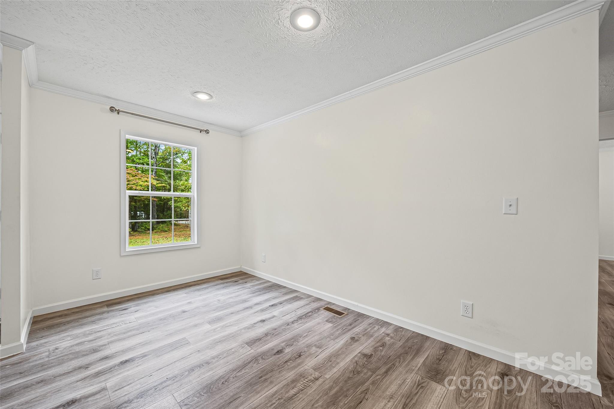 2025 Kisatchie Drive — Hickory Grove