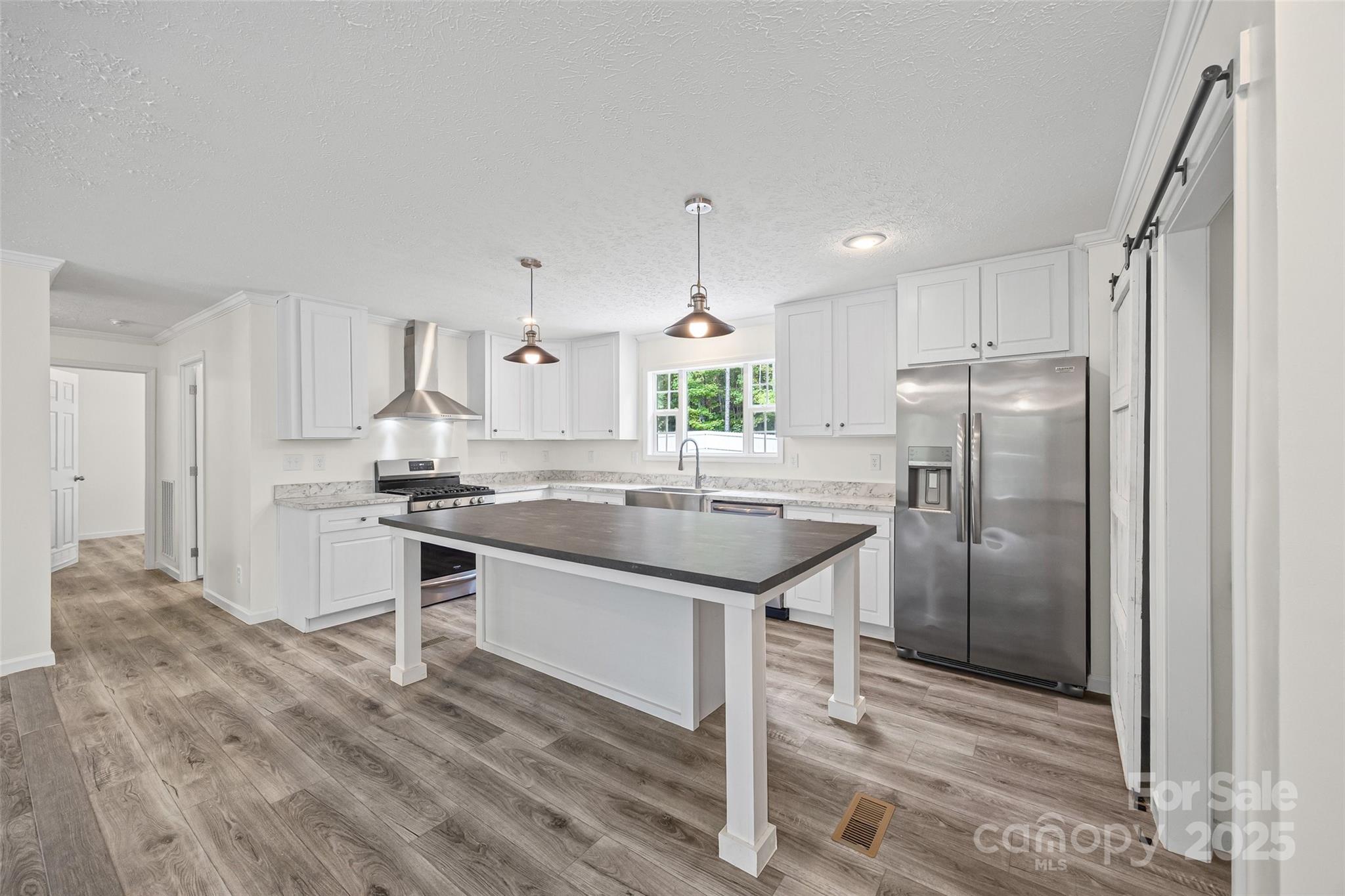 2025 Kisatchie Drive — Hickory Grove